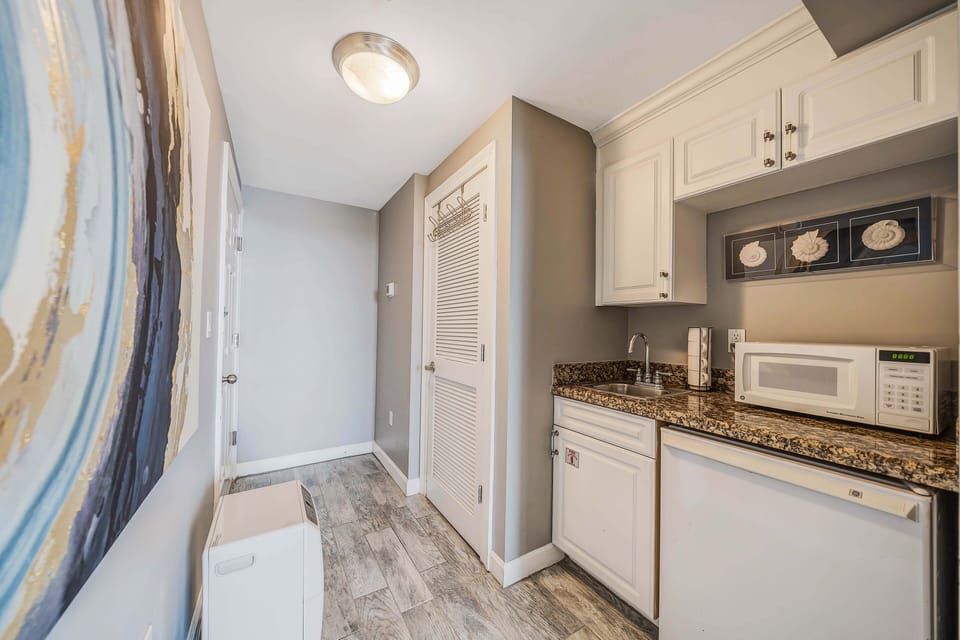 Kitchenette in the efficiency suite.