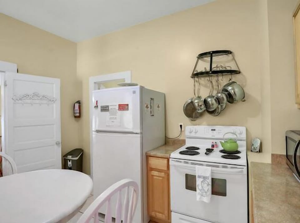 Full size refrigerator and stove