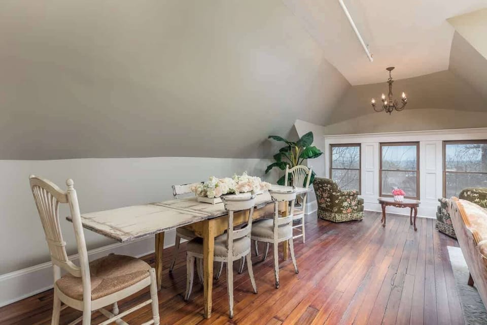 3rd floor dining