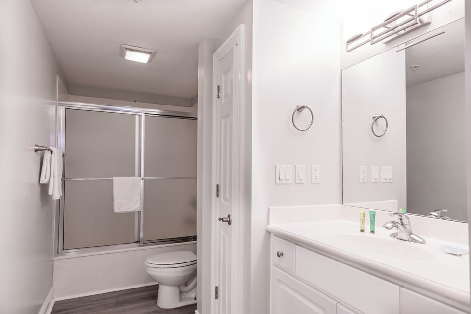 2nd bathroom