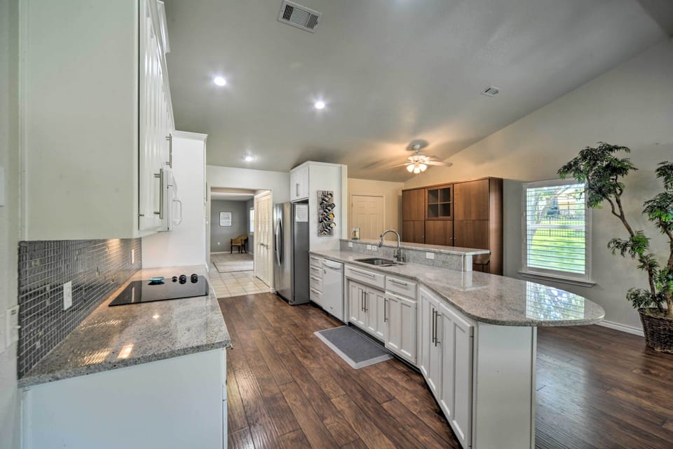 Kitchen | Fully Equipped w/ Cooking Basics | Dishware/Flatware