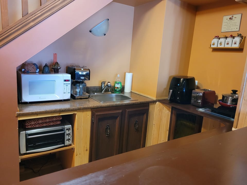 Kitchenette.