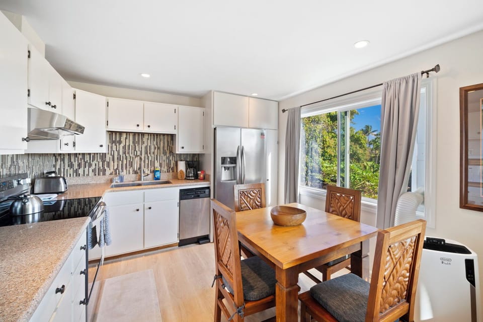 Fully stocked kitchen for dining in