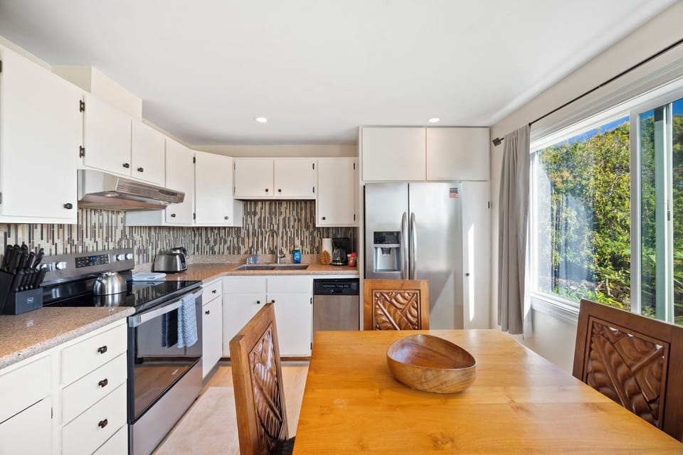 Fully stocked kitchen for dining in