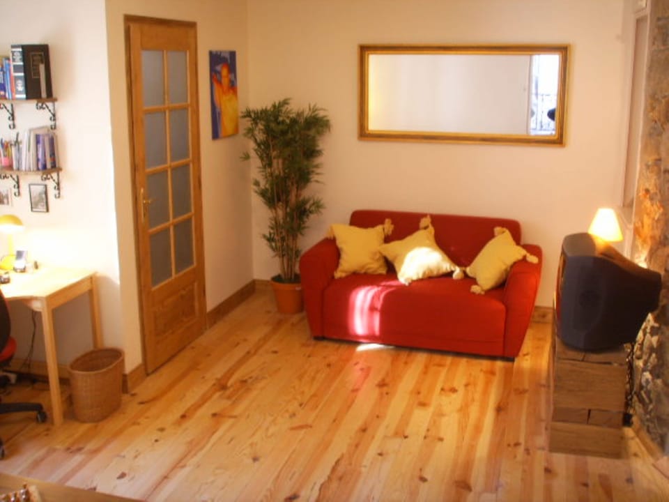 Lounge (reverse view)