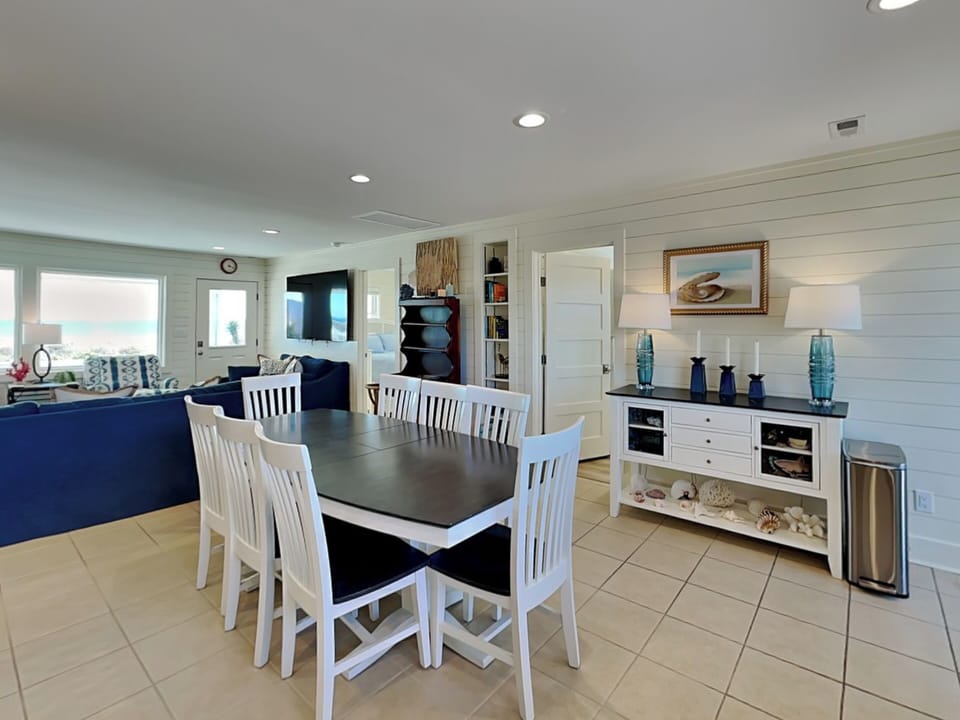 Dining Area Connecting to the Living Room