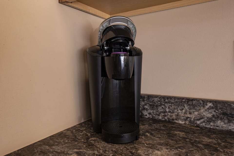Keurig coffee maker and electric tea kettle provided 