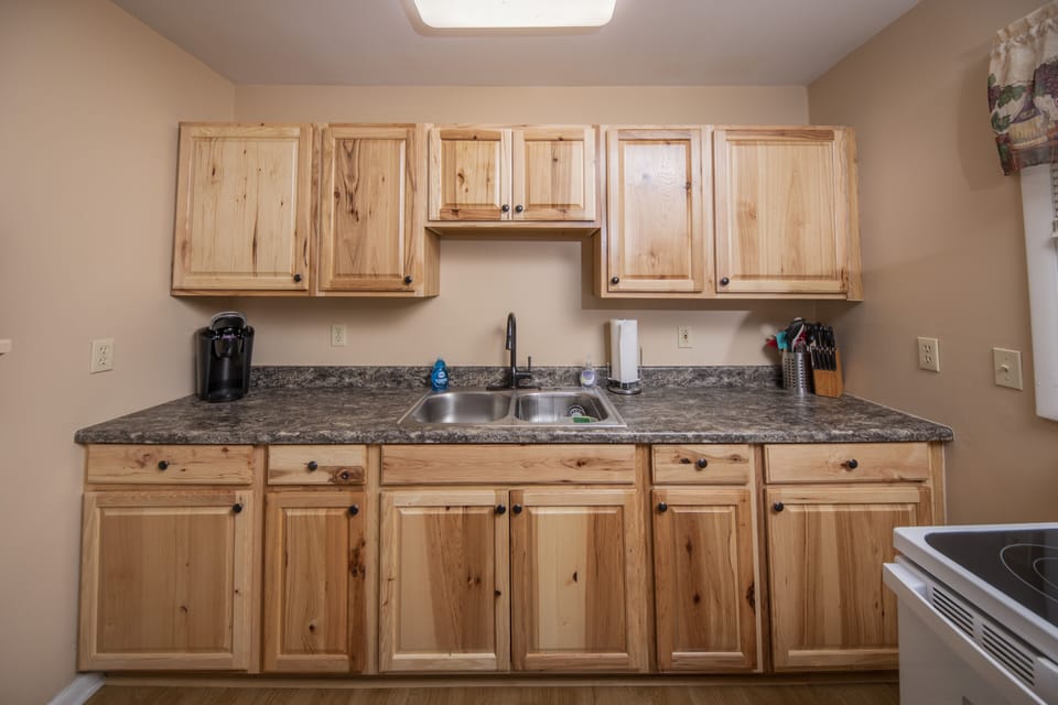 cabinet and counter space for all you kitchen needs