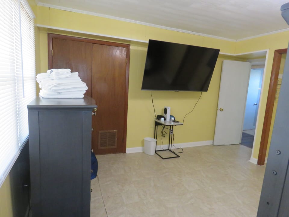 Bunk room has 55in smart tv with Xbox one s and 4 controllers 