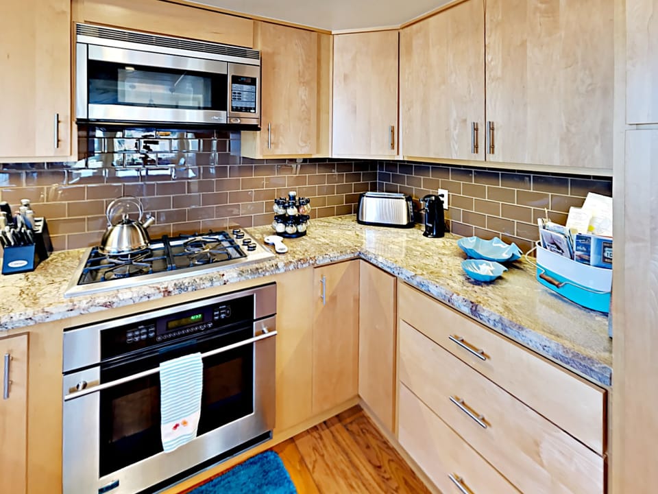 Full Kitchen