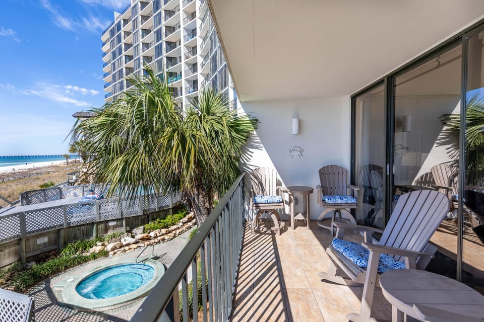 Balcony and hot tub area