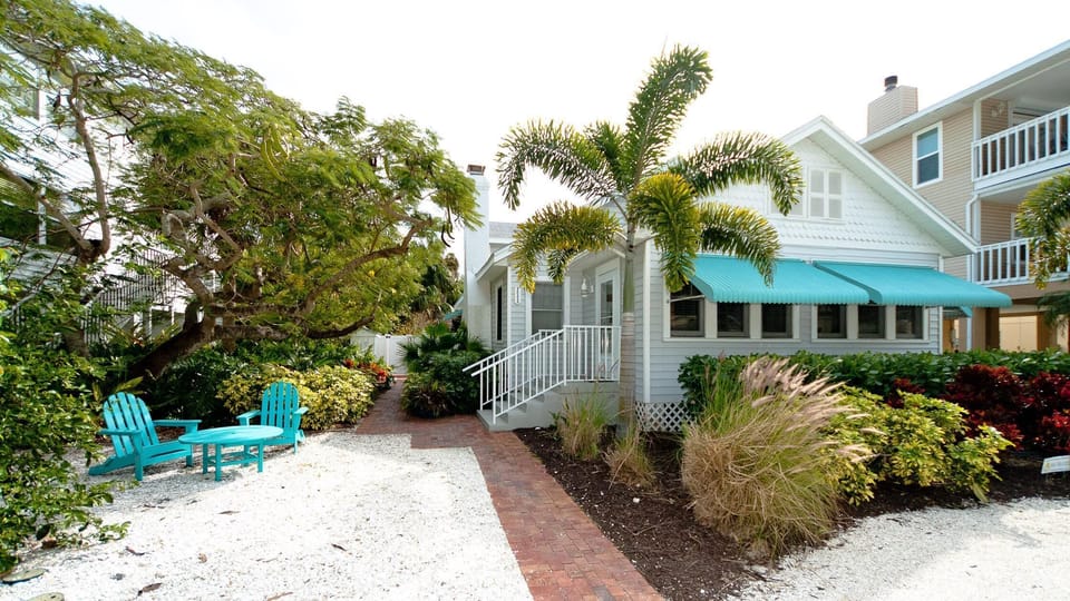 Old Florida 1920's Cottage