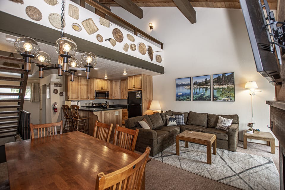 Carnelian Woods 128 Dining Living Area and Kitchen - Carnelian Woods 128 Dining Living Area and Kitchen