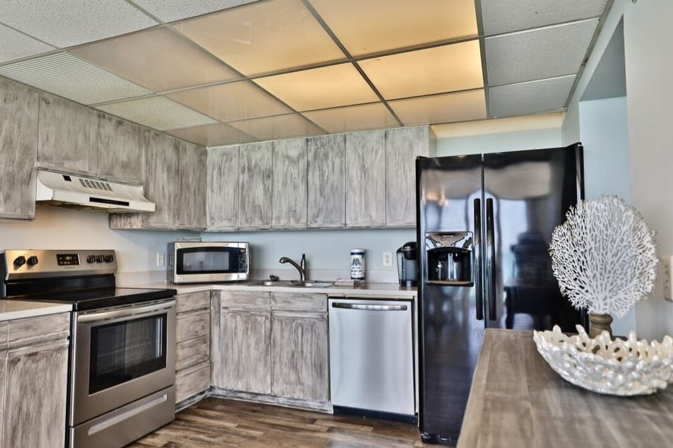 Fully stocked kitchen.