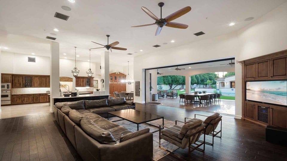 Seamless living room access to the backyard