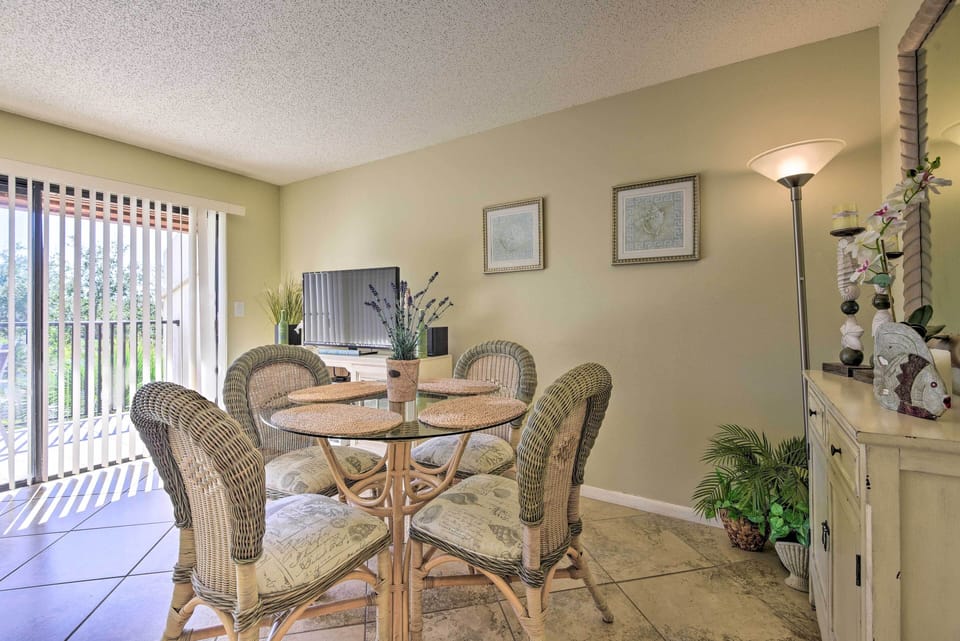 Dining Area | Dishware & Flatware