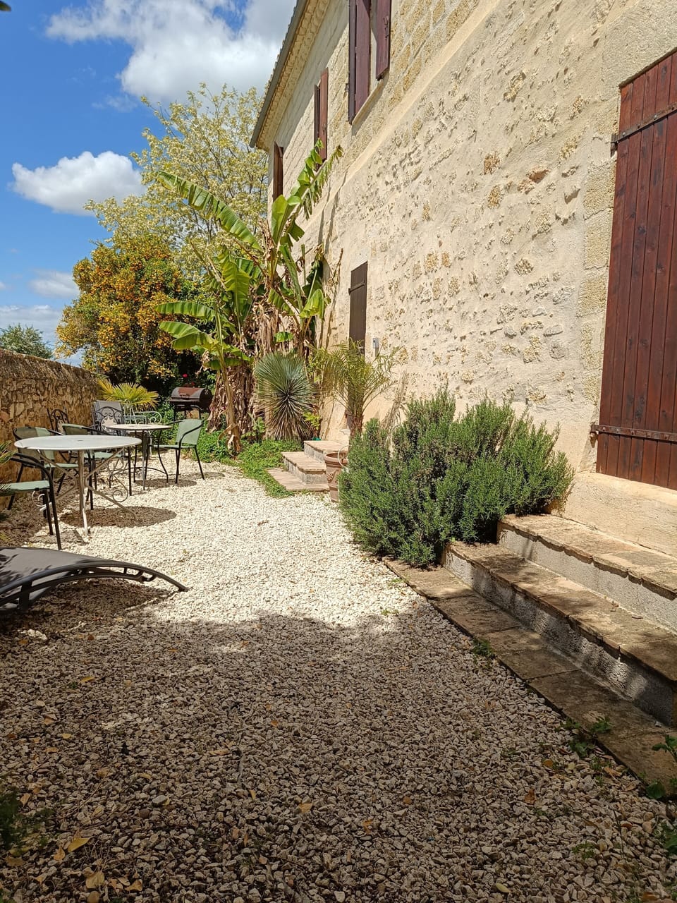 Outdoor dining
