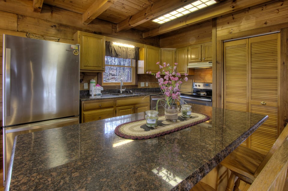 Beautiful Cabin Kitchen - Brand new remodeled premium kitchen with multiple coffee makers, granite countertops, stainless steel appliances, and so much more to make this mountain trip incredible!