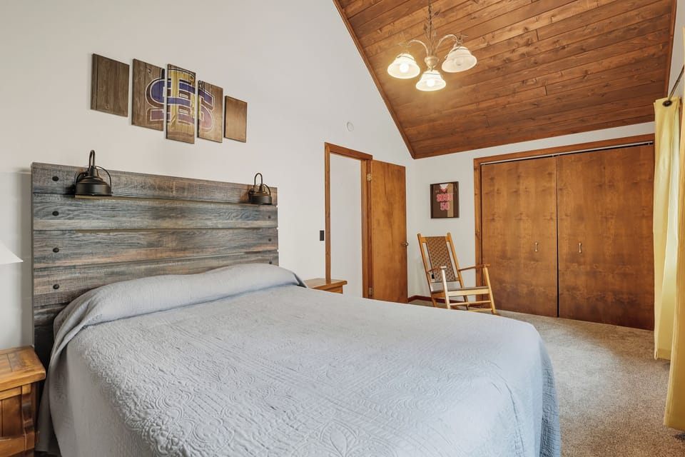 Upper level Queen Bed