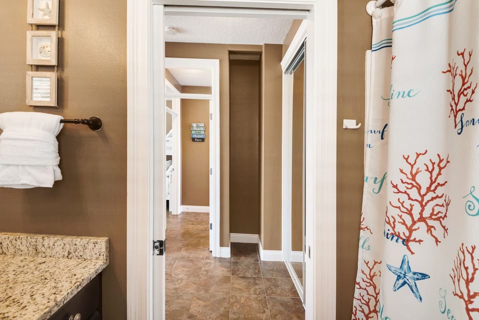 Master Bedroom bathroom