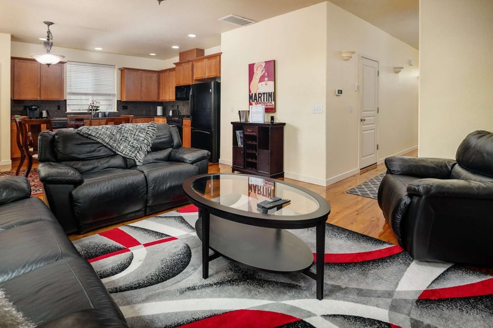 Spacious open floor plan for all to enjoy.