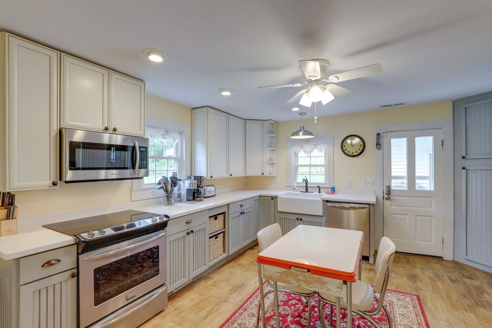 Kitchen | Cooking Basics | Coffee Maker | Toaster