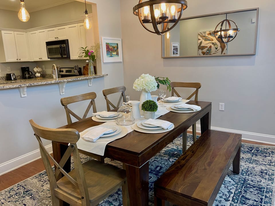 Seating for 6 at the dining table.