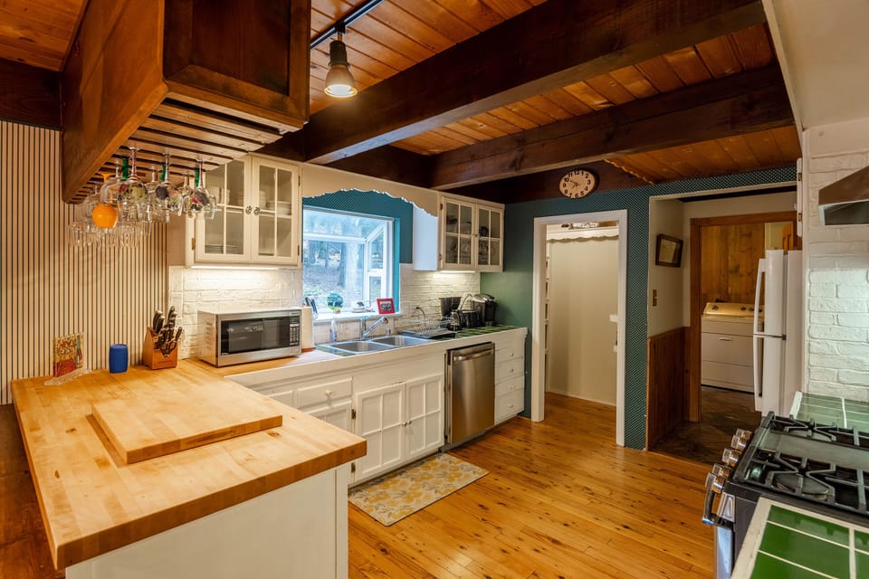 Mollys Treehouse Kitchen - Mollys Treehouse Kitchen