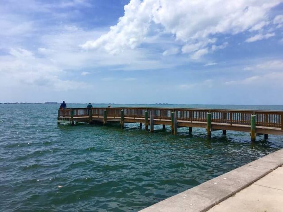 Walk to this fishing pier