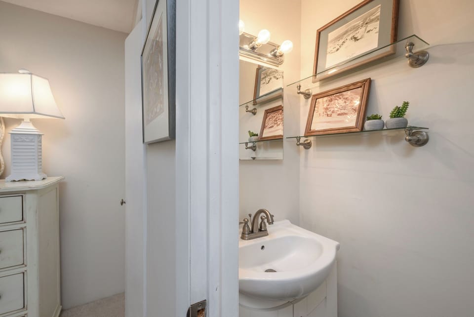 1/2 bath