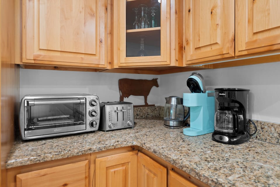 Toaster Oven, Toaster, Drip Coffee Maker, Keurig Coffee Maker, Tea Kettle
