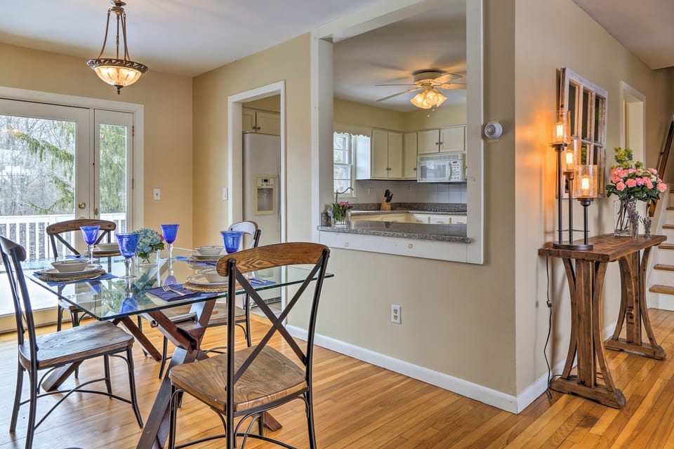 Dining Area | Dining Table | Main Level