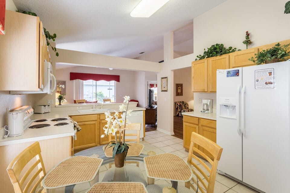 Kitchen, view from the breakfast nook
