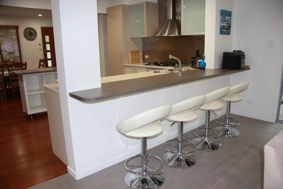 Breakfast Bar 