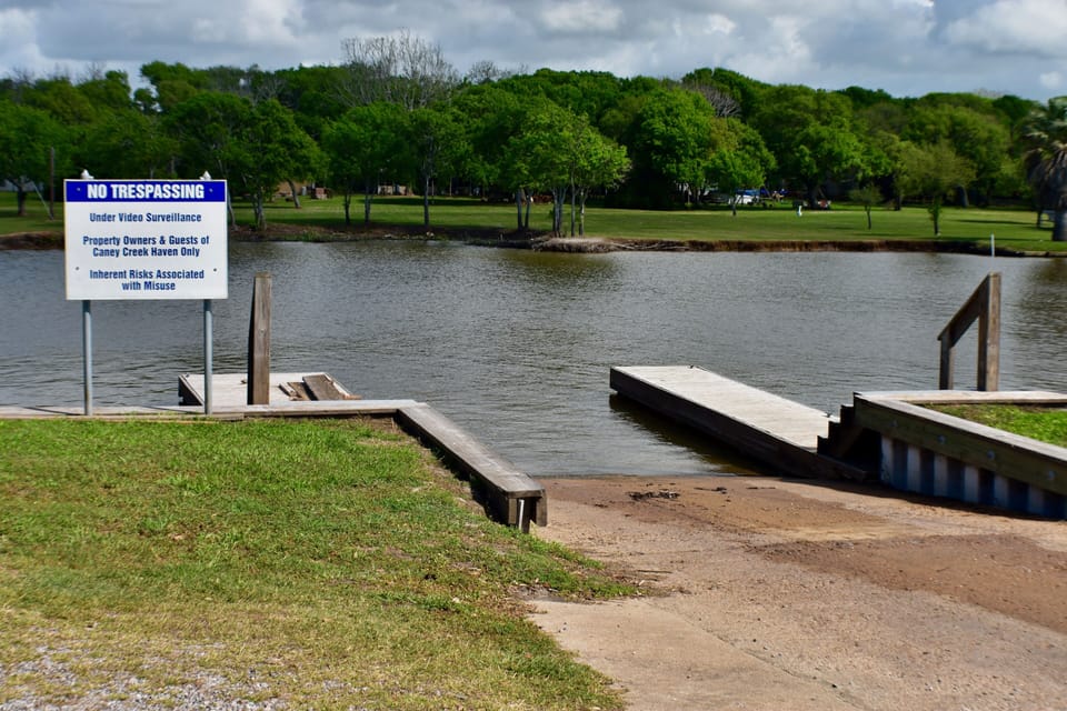 Neighborhood boat ramp for your use as a guest of Palm Haven