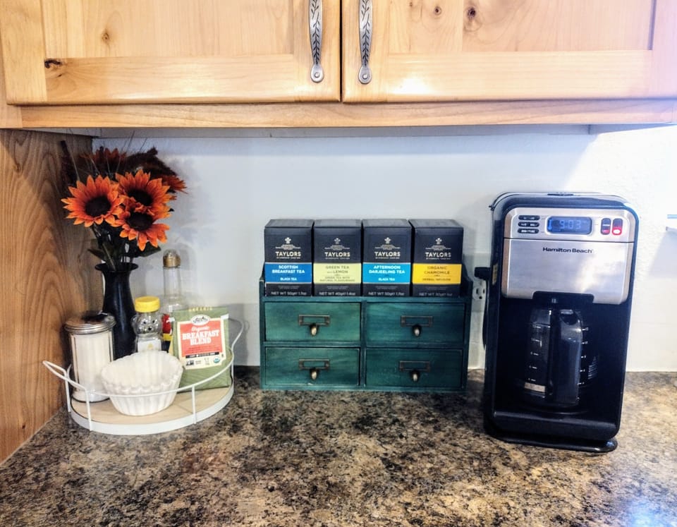 Coffee and tea station 