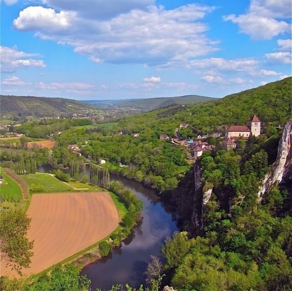 A bend in the river below St Circ Lapopie