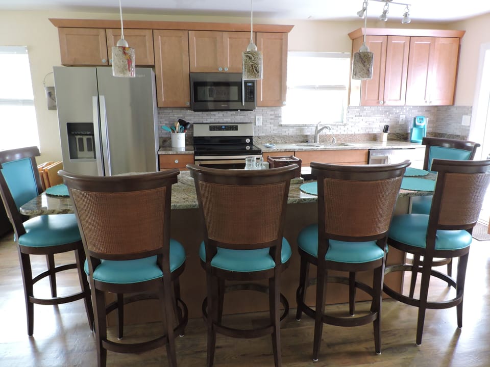 New Appliances! Refrigerator, Microwave, Flat Top Stove/Oven, Dishwasher