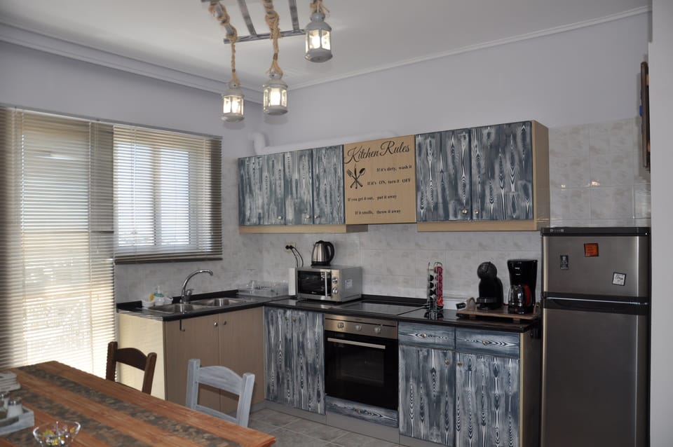 Extra virgin oil, vinegar, salt ,pepper & oregano are provided for you for free!