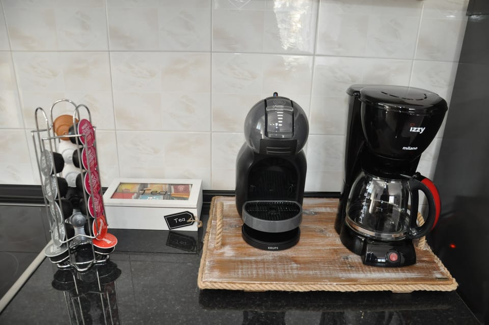 COFFEE & ΤΕΑ FOR FREE!!