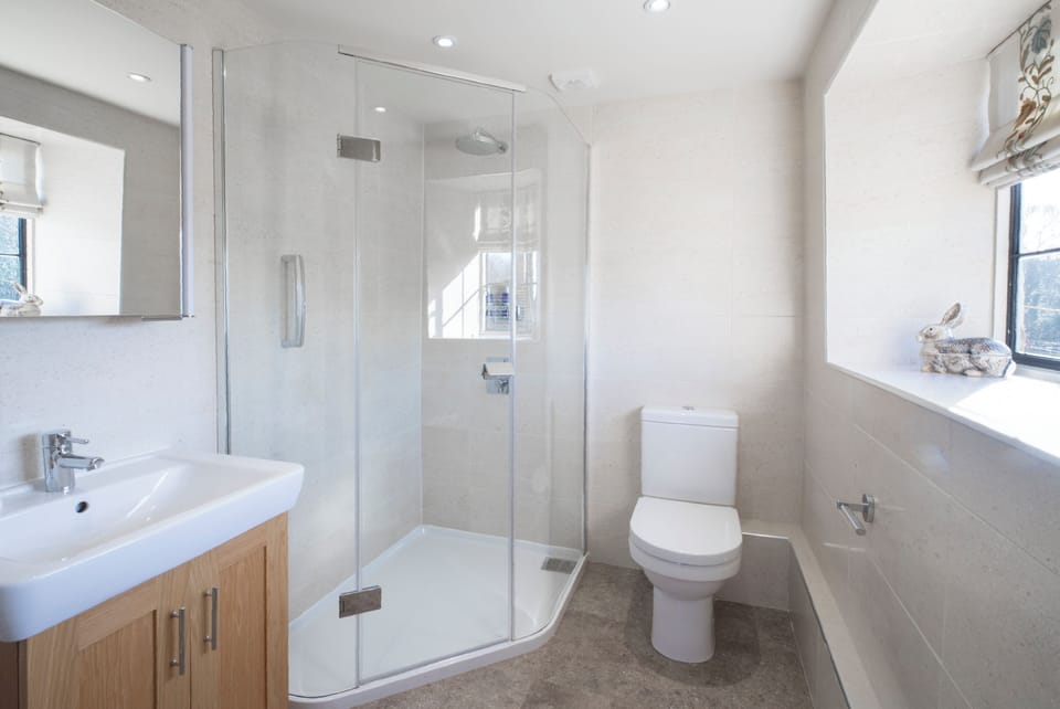 First Floor En-suite 2 with shower enclosure