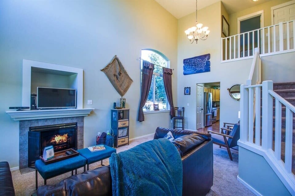 Family Room. Netflix and Prime Video available here. As well as Xbox 360. Lots of room to lounge and have your own space if needed.