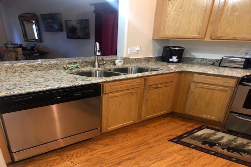 New granite and updated appliances Oct 2022
