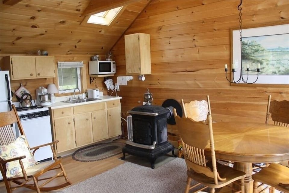 Downeast kitchen and dining area