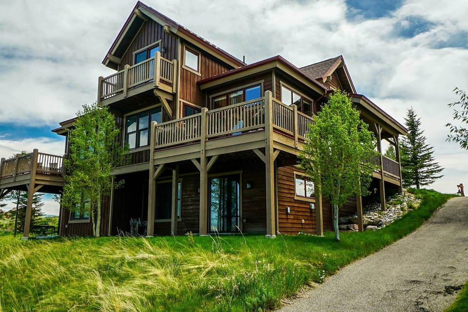 Exterior |  Security Camera (Facing Out)