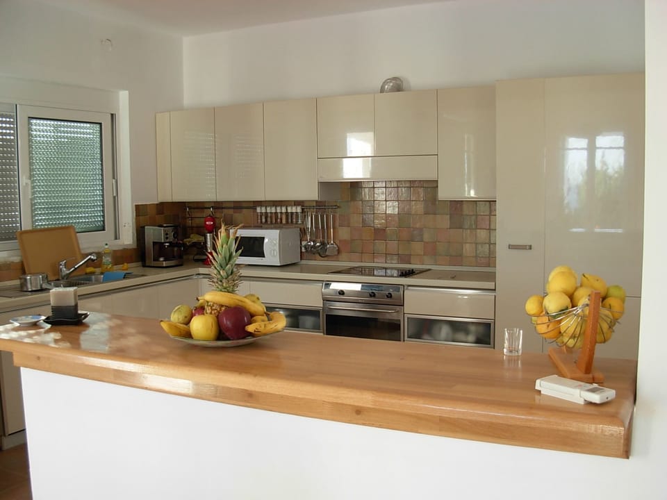Villa Chevalier, kitchen