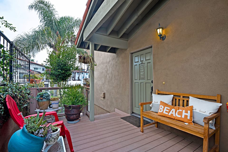 Front entry to unit (only 1 of two units on property)