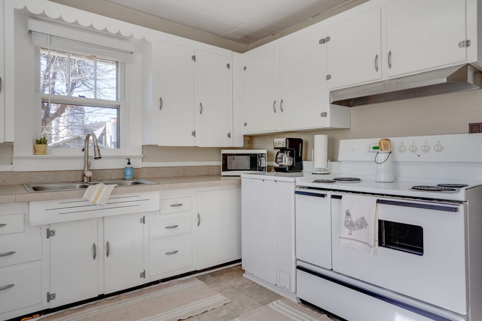 Full kitchen. 