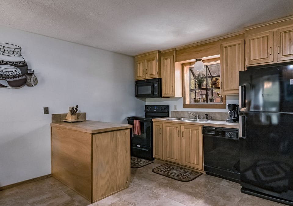 Modern, fully equipped kitchen to meet all of your cooking and baking needs!