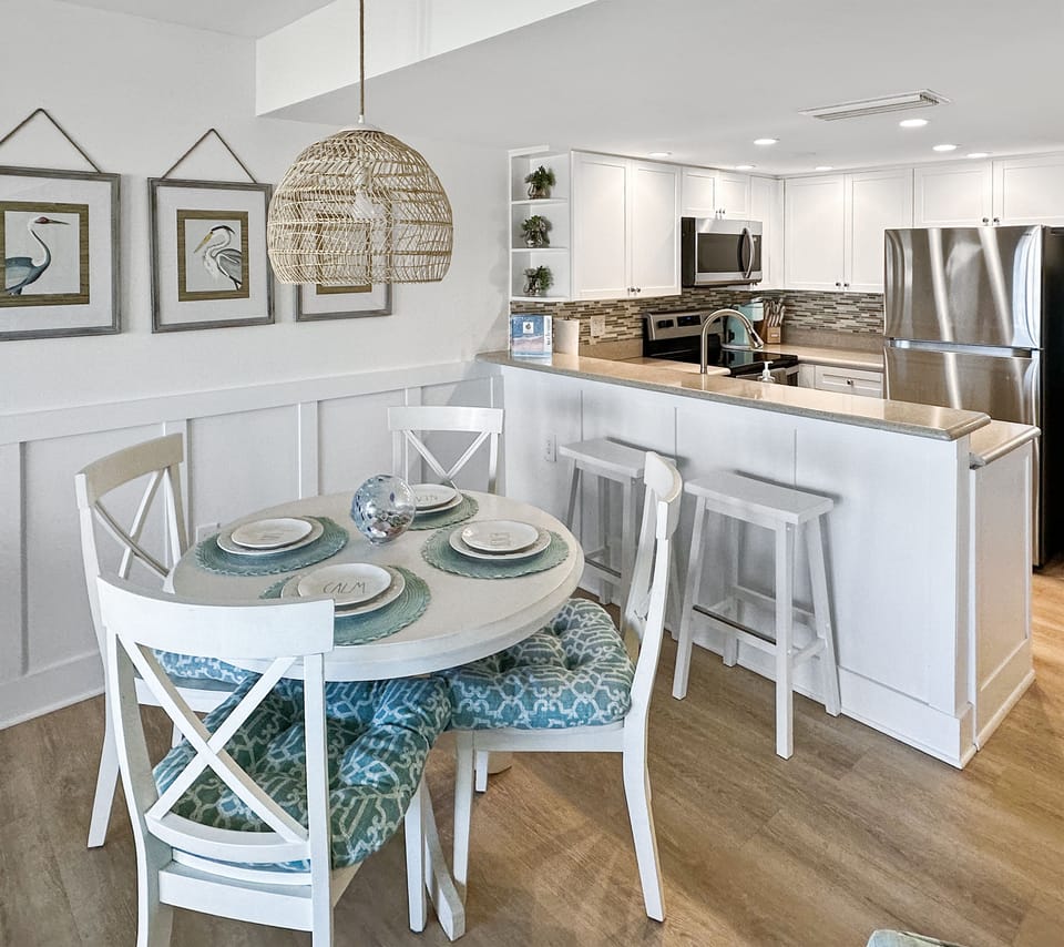Table and barstools to allow for comfortable eating locations